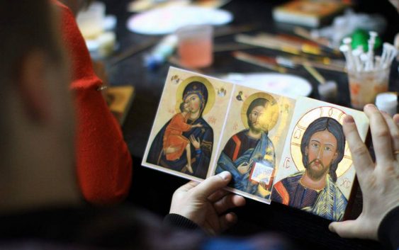 Молитва пензлем: як у Львові навчають писати ікони