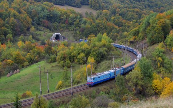 Перші в Україні веловагони запустили між Львівщиною та Закарпаттям