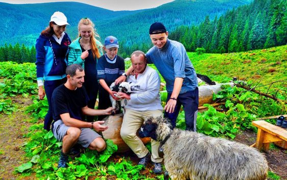 Патріотична екопроща в Карпатах