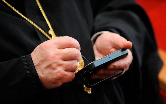 Про один із девайсів у священичому житті