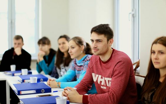 Кого і чого навчають на Управлінській програмі від ЛА УГКЦ