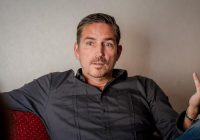 Джим Кевізел про роль у фільмі “Страсті Христові”, Папу Івана Павла ІІ та свою віру