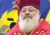 Мудрий старець із сивиною в бороді