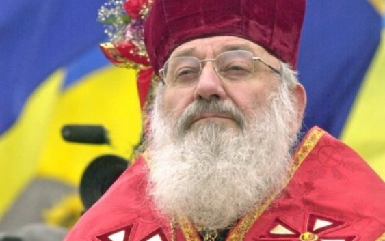 Мудрий старець із сивиною в бороді