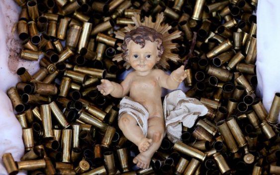 Дитятко Ісус на Гільзах: незвичний вертеп у базиліці святого Франциска Ассізького