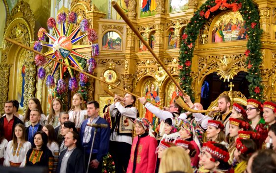У Франківську урочисто відкрили фестиваль «Коляда на Майзлях»