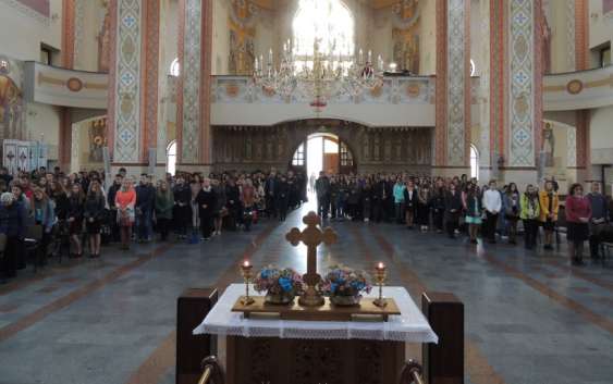 Молитись вдома, а не у храмі – це як говорити з батьками телефоном, замість того, щоб провідати…