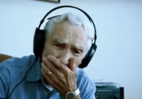 94 –літній пенсіонер присвятив дружині пісню, яка стала хітом на YouTube