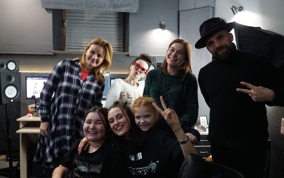 Проєкт «Зіркова карета» Шпиталю Шептицького та співачка Аліна Паш здійснили мрію 12-річної важкохворої дівчинки
