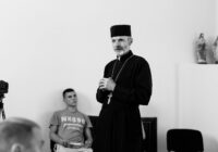 Священник, що організовує виставку картин ув’язнених, потребує допомоги