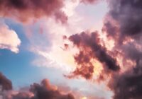 Вознесіння: порожнє блакитне небо