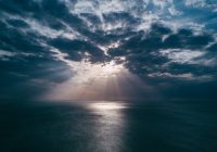 Бог, до якого ми звертаємось у молитві, має бути реальний, а  не створений нашою уявою