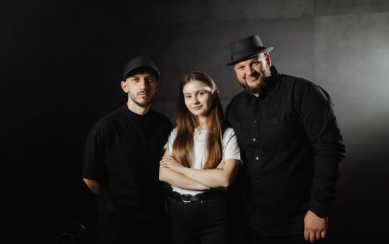 Слухай і насолоджуйся ― пісні гурту «ПоприВсе»