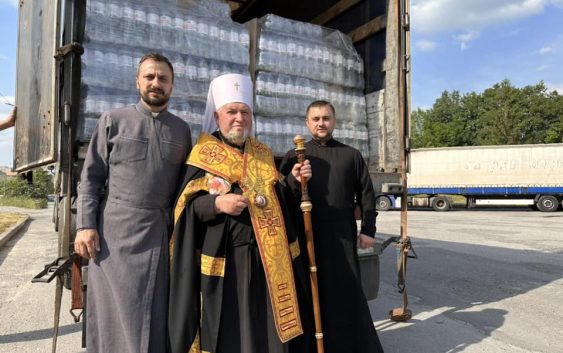 Завдяки небайдужим людям на потребу мешканців Херсону зібрали три фури питної води, одну – вже відтранспортували