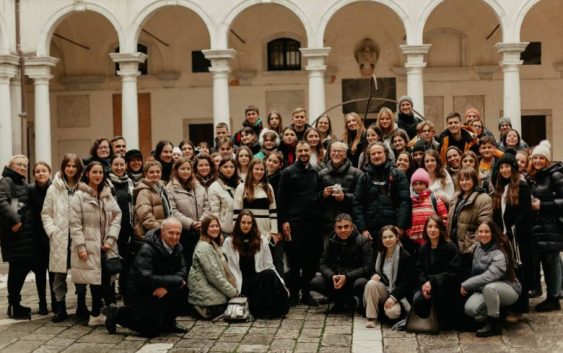 Ми ― не музейні експонати, а живі люди, які приїхали в Італію, щоб бути свідками життя в драмі смерті