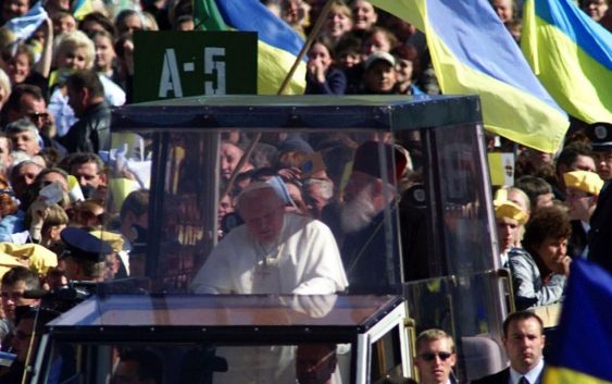 Через 20 років після смерті Іван Павло ІІ продовжує боротися за свободу людства, — світові лідери